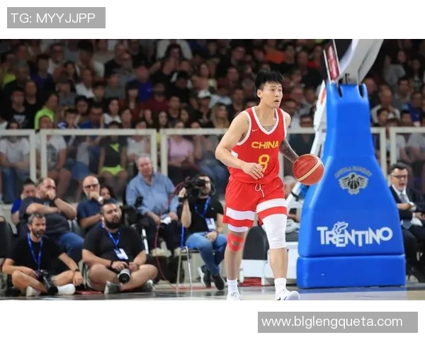 姚明在比赛中意外受伤面临恢复挑战球迷纷纷送上祝福与关心 姚明在比赛中意外受伤面临恢复挑战球迷纷纷送上祝福与关心