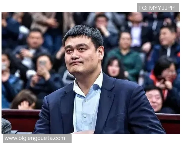 姚明在赛场上展现绝妙盖帽技艺引发球迷热烈讨论 姚明在赛场上展现绝妙盖帽技艺引发球迷热烈讨论